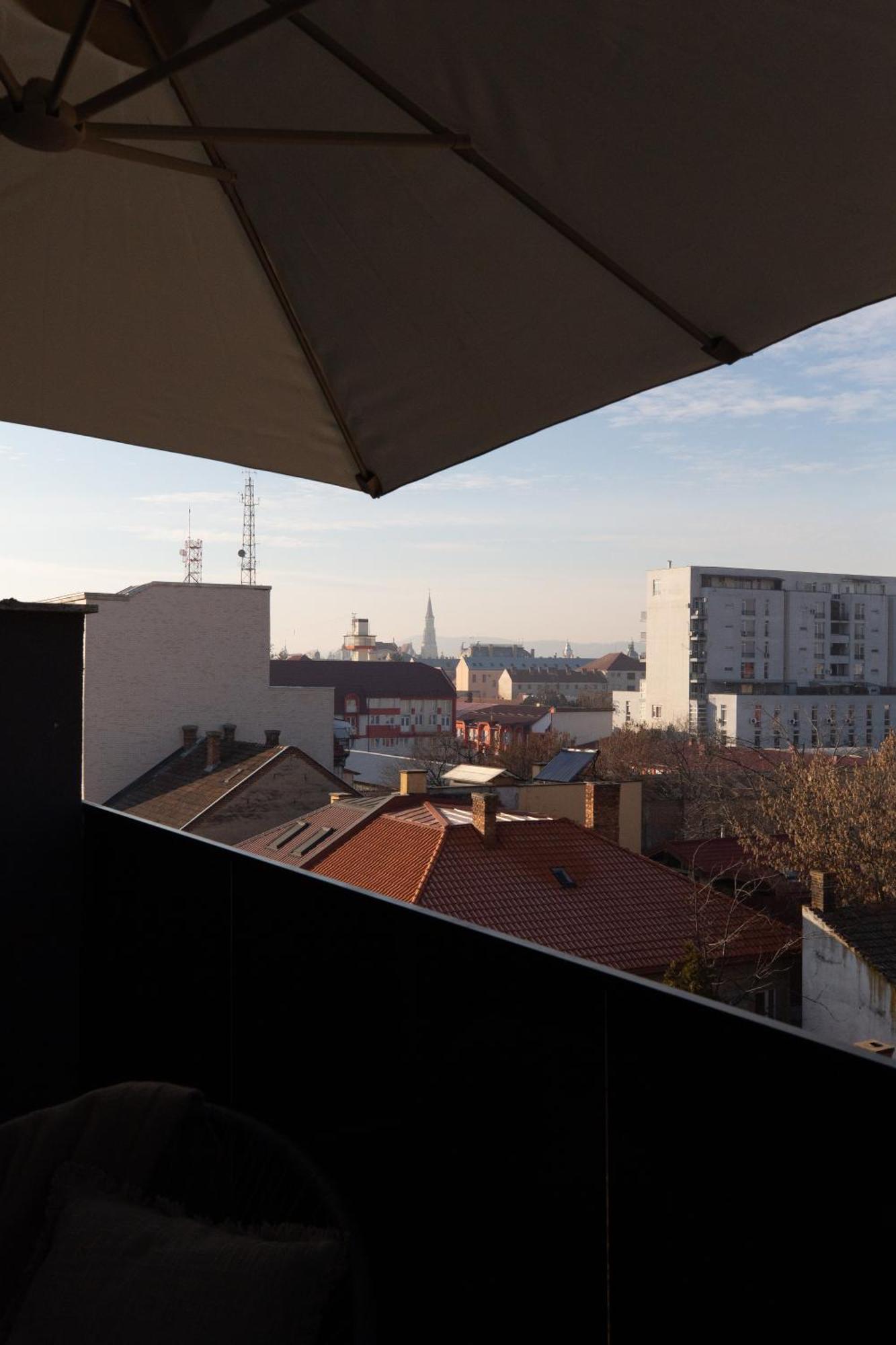Unique City View Apartment Balcony & Parking Space Cluj-Napoca Exteriör bild